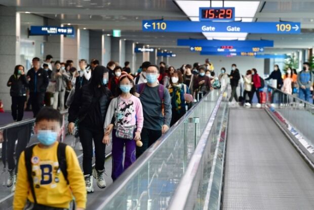 日本で2人目の新型コロナ感染者確認…中国人観光客、熱があったが入国＝韓国の反応