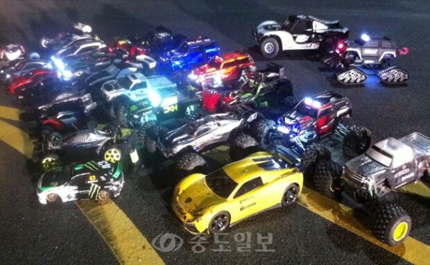 韓国人「日本のラジコンカーのレーシング大会のレベルが高すぎる件」