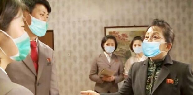 北朝鮮、マスクをつけて防疫宣伝したが…合成画像バレバレ＝韓国の反応