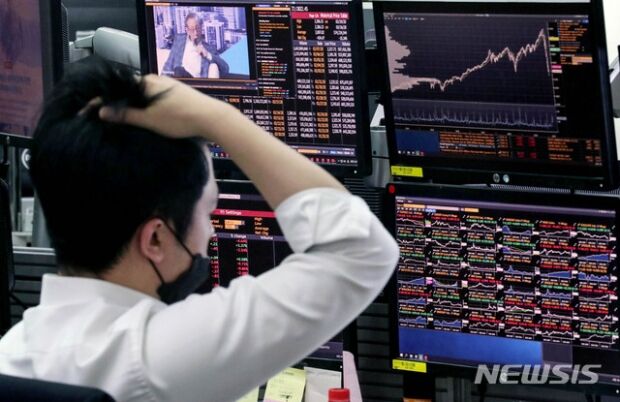韓国総合株価指数、8％近く下落して時価総額1000兆ウォン崩壊…今年3度目のサーキットブレーカー発動＝韓国の反応