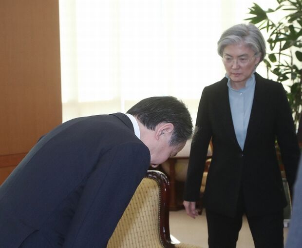 康京和外交部長官、頭を下げた日本大使と握手もせず強力抗議＝韓国の反応
