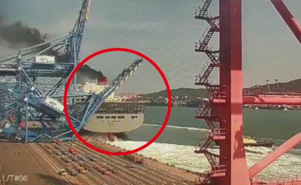 韓国釜山新港で日本船籍の貨物船が衝突事故…クレーン倒壊＝韓国の反応