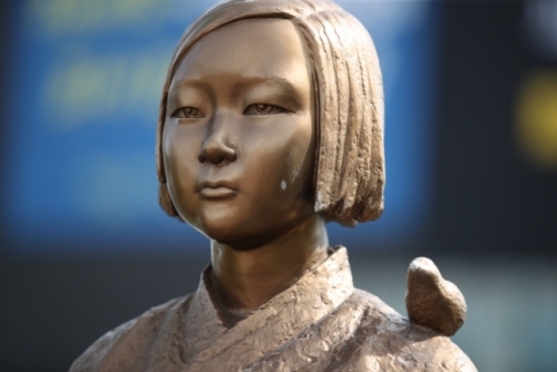 韓国人「日本に謝罪したい…慰安婦問題は韓国の詐欺だったと…慰安婦少女像は撤去しよう…」　ユン・ミヒャン論議に大きくなる、日本の右翼の声…「少女像撤去せよ」