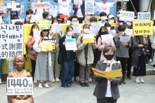韓国人「慰安婦の歴史逆転が始まる…反日少女像撤去、水曜集会は青少年虐待、挺対協は人権侵害団体」「徴用工の方は大丈夫なの…？」