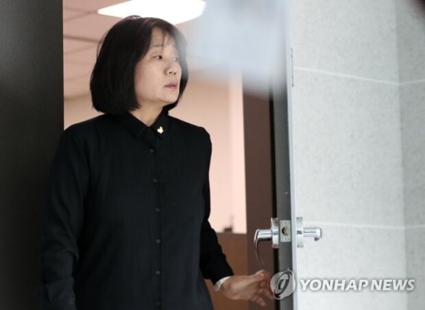 尹美香「私が死ぬ姿を撮ろうとしているのか」…取材陣に不満爆発＝韓国の反応