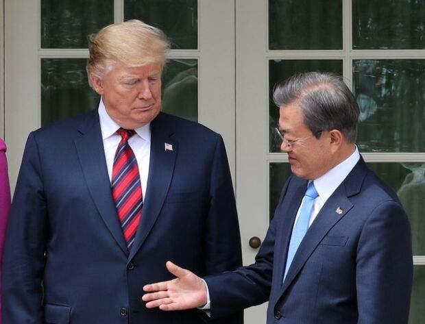 トランプ「文大統領の相手をするのが嫌だ、韓国人はひどい連中だ…安倍とはゴルフをする良い関係」＝韓国の反応