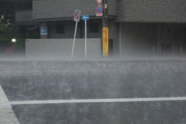韓国人「日本の豪雨の凄まじさが一目で分かる映像をご覧ください」