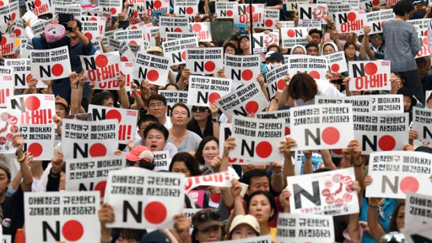 韓国人「日本を敵とみなす反日精神病者は、なぜ日本から良い待遇を受けることを望んでいるのか？」