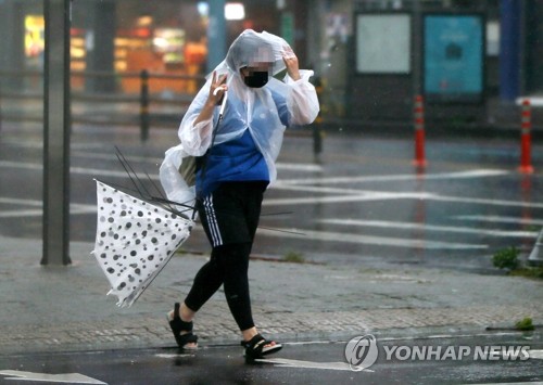 【悲報】韓国人「台風9号で原発4基が緊急停止、死亡者も発生、釜山は廃墟に」