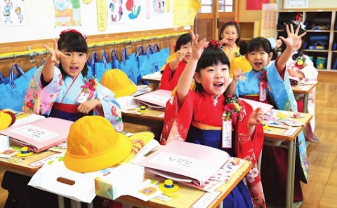 在日中国人「子供を日本の小学校に行かせるってどうなの？在日華人の間ではずっと議論になっているテーマだが」　中国の反応