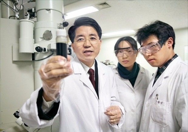 ヒョン・テクファン教授「受賞できなかったがノーベル賞級の隊列に入れたことは誇り…韓国の科学技術のレベルが上ったということ」＝韓国の反応