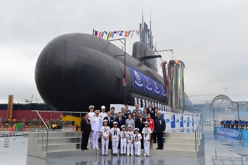 韓国人「韓国の潜水艦がなんか小さい…」