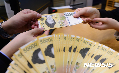 韓国銀行「5万ウォン札（最大額面紙幣）が全然戻ってこない…どこに消えてるの…」