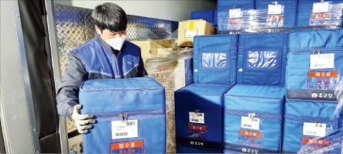【悲報】ファイザーワクチン入ってくる予定なしの韓国、民間企業が大金を投じて零下70度での配送手配を完了させてしまう…