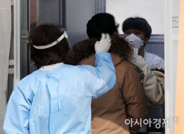 コロナ第3波で病床不足に陥った韓国、増え続ける自宅隔離者…「治療時期を逃したらどうするのか」国民の不安増大＝韓国の反応