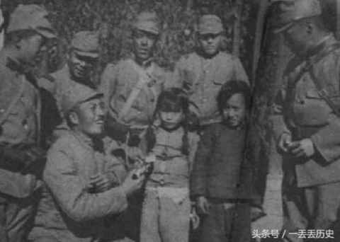 中国人「日本軍が戦争中に撮影した偽りの『日中友好』写真の数々をご覧ください」