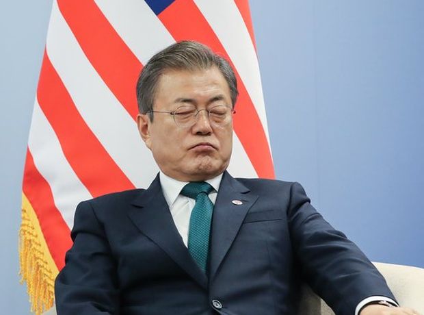 韓国人「大韓民国史上初の英語ができない大統領」