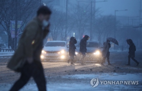 韓国人「韓国に大雪＆最強寒波が到来、ソウルの体感温度氷点下25度…」「除雪車が来ない…」
