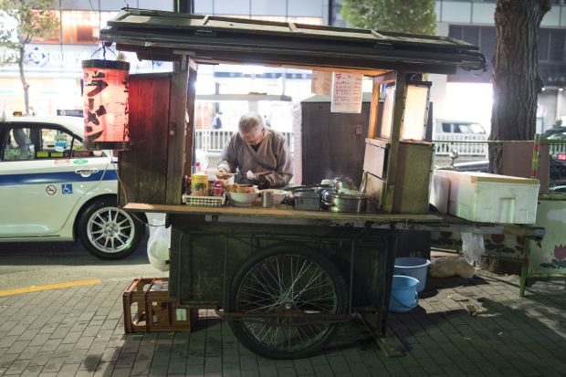 韓国人「78歳のおじいさんが営業している日本の屋台ラーメンがすごい」