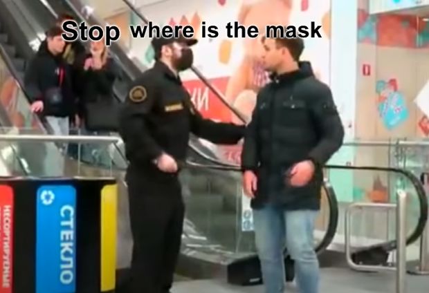 韓国人「マスクをつけていない人を警棒で殴打…ロシアのどっきり映像を見てみよう」