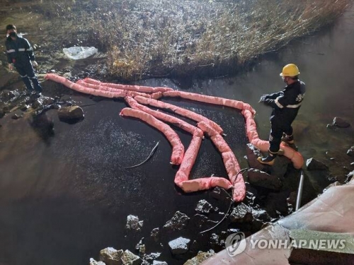 韓国人「蔚山の石油パイプラインから原因不明の原油流出、大規模海洋汚染か」「狂ってる…」