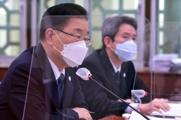 韓国外交部長官、韓米ワクチンスワップの質問に回答二転三転…それでも「日本よりはうまく対応している」強調＝韓国の反応