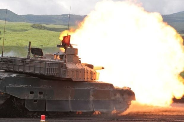 日本の最新型戦車、百発百中の射撃統制性能を披露…6年前の屈辱を払拭＝韓国の反応