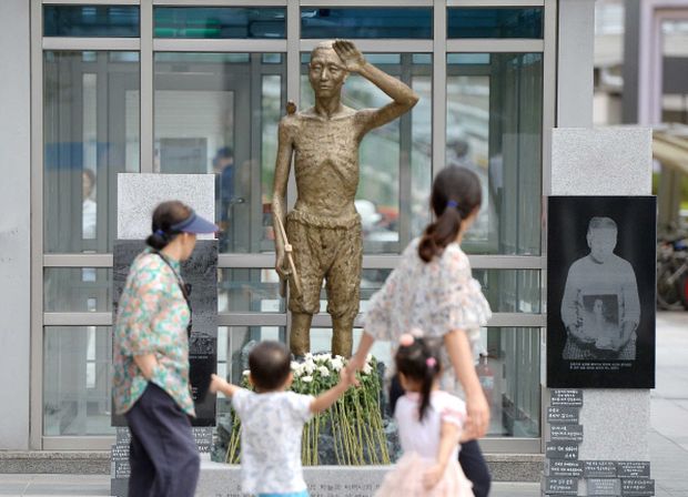 「強制徴用像のモデルは日本人」…名誉毀損損害賠償訴訟、なぜか2度も宣告が延期される
