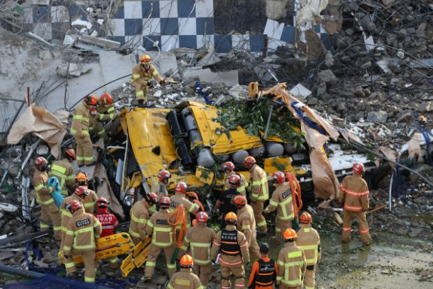 韓国光州で5階建て建物が倒壊、バスが下敷きになり9人死亡＝韓国の反応