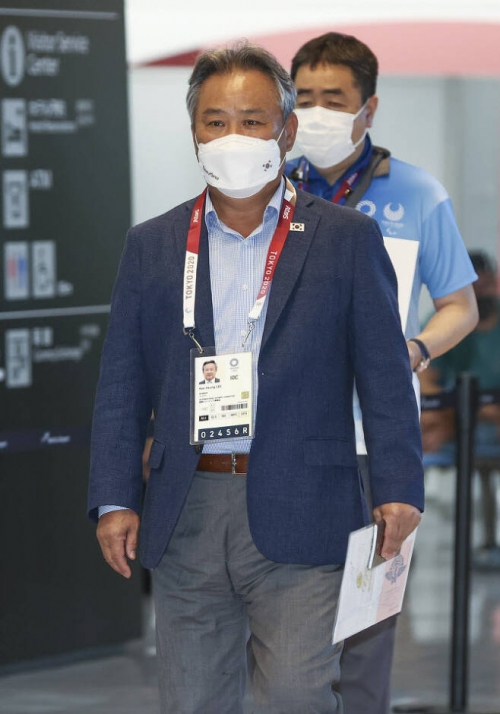 日本「旭日旗禁止なんて聞いてないけど」←大韓体育会「IOCが旭日旗禁止と文書で書いてるんだが？」