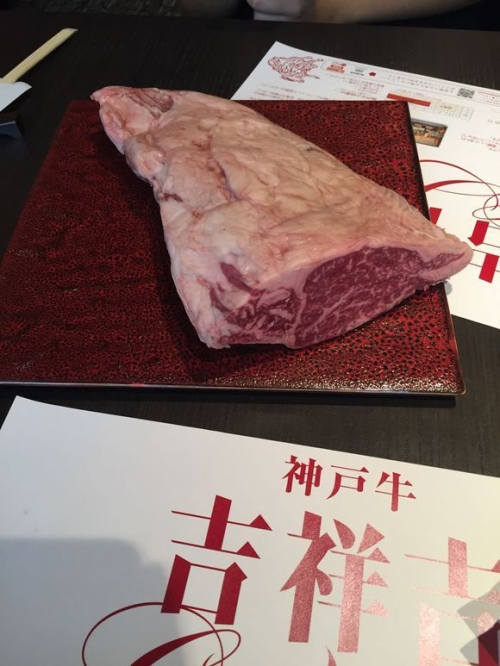 【画像】中国人「暇さえあれば日本の高級和牛を食べまくってる。本当に最高だ」　中国の反応