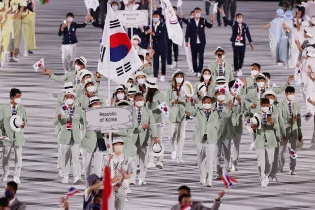 韓国人「次のオリンピック、韓国選手団入場の際は必ずこの写真を使え」