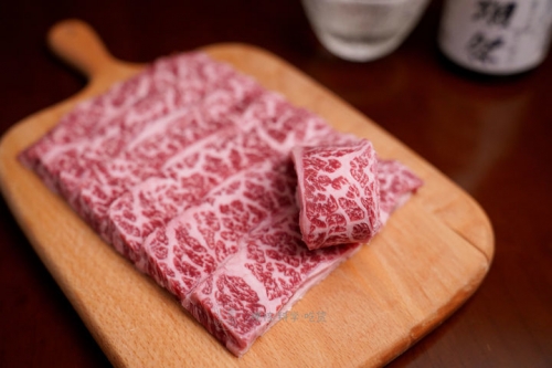 中国人「日本式の焼き肉はなぜ高いのか？ただ肉を焼くだけなのに異常に高い」　中国の反応