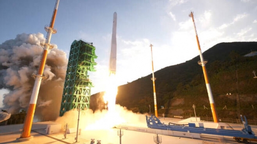 韓国人「世界が認めたヌリ号打ち上げ成功…日本は失敗4回で純国産発射体を持つのに30年かかった」