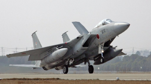 中国人「日本のF-15Jが中国の戦闘機を追い払う方法がコチラ」