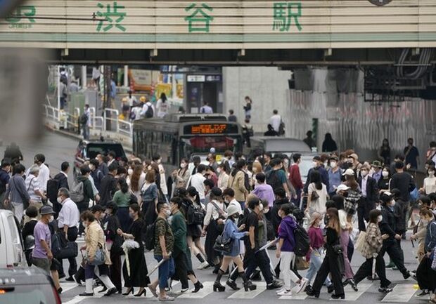 新型コロナ感染者、韓国は1万8000人だが日本は1万3000人…日本「ウィズコロナ」開始