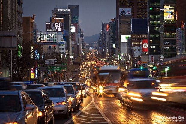 韓国人「韓国の江南大路にあるスターバックスがすごい」