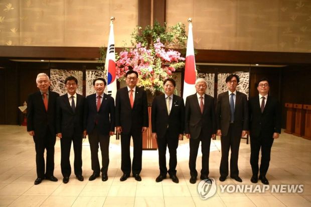 日本の閣僚、尹政策協議団と相次ぎ会談…夕食も共にする＝韓国の反応