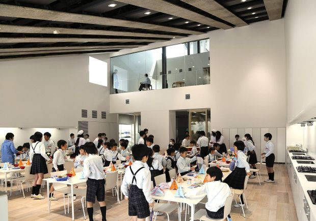 韓国人「最近の日本の小学校がすごすぎる件」