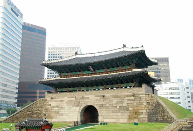 韓国人「日本が崇礼門（南大門）を壊さなかった本当の理由」