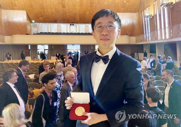 韓国人「韓国系数学者で初めてフィールズ賞を受賞したホ・ジュニが語った日本人の恩師とは」