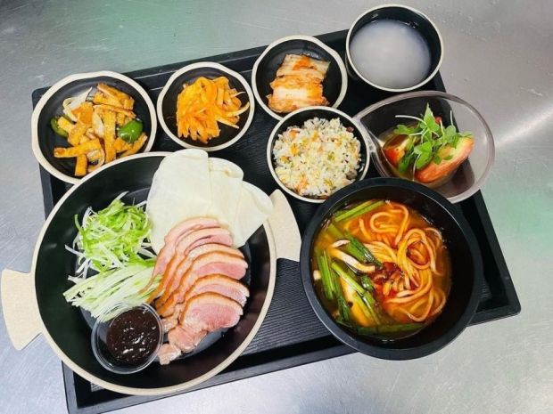 韓国人「韓国の大卒、高卒の食事の違いを見てみよう」