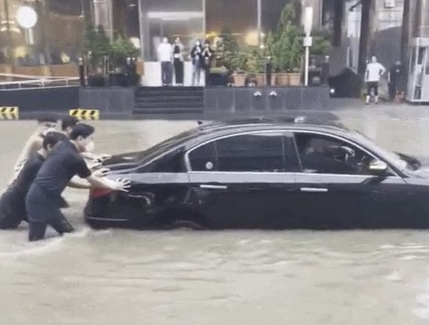 韓国人「ソウルなど首都圏で豪雨による浸水被害続出」