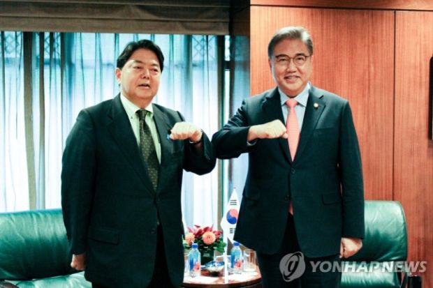 韓日外交長官、ニューヨークで日本の外相と会談…「強制徴用の解決法を深く議論」＝韓国の反応