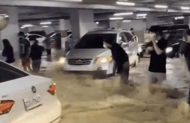韓国人「浸水する地下駐車場の映像が恐ろしすぎる…」