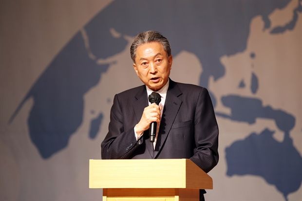 日本の鳩山元首相、尹大統領を皮肉る…「慰安婦被害者は納得できないだろう」＝韓国の反応
