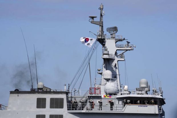 海軍、日本の観艦式で旭日旗に挙手敬礼…ソ・ギョンドク「屈辱的なこと」＝韓国の反応
