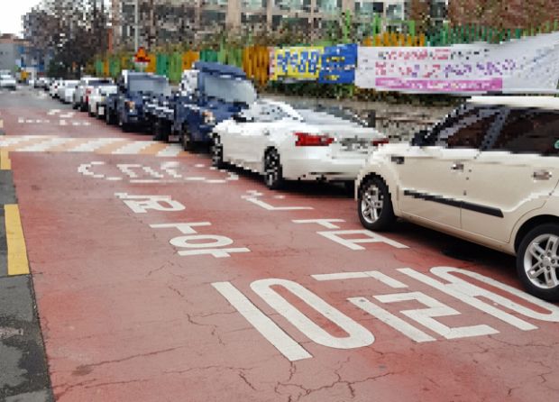 韓国人「韓国の違法駐車レジェンドがこちらｗｗｗｗｗ」