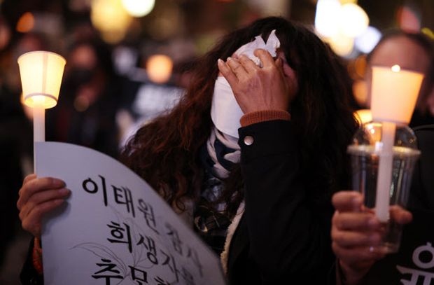 「国民が死んでいく」…再びロウソクを持った市民たち＝韓国の反応