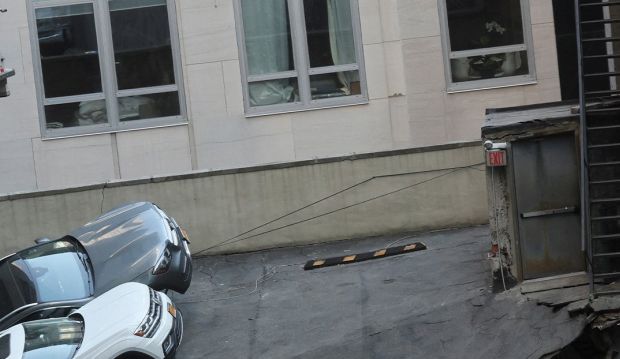 韓国人「ニューヨークマンハッタンの駐車場崩壊現場を見てみよう」
